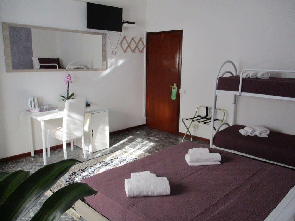 Maxim Rooms Řím Exteriér fotografie