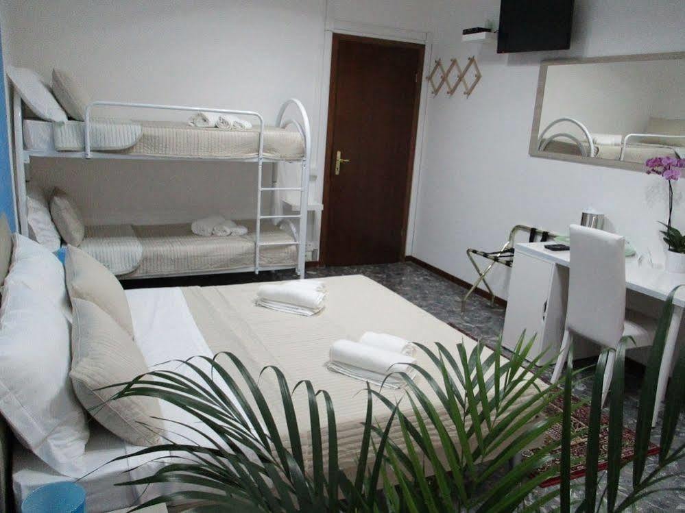 Maxim Rooms Řím Exteriér fotografie