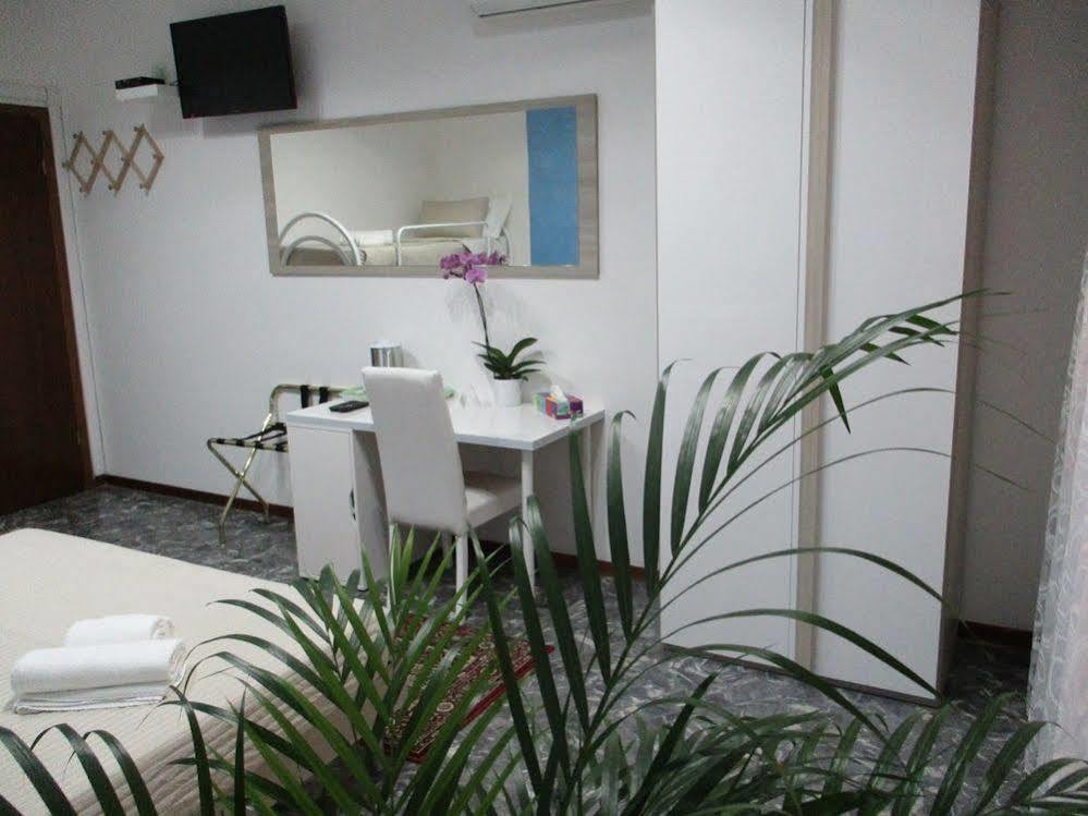 Maxim Rooms Řím Exteriér fotografie