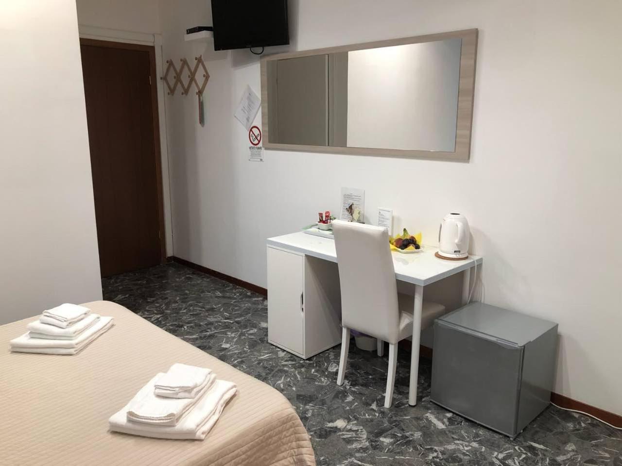 Maxim Rooms Řím Exteriér fotografie