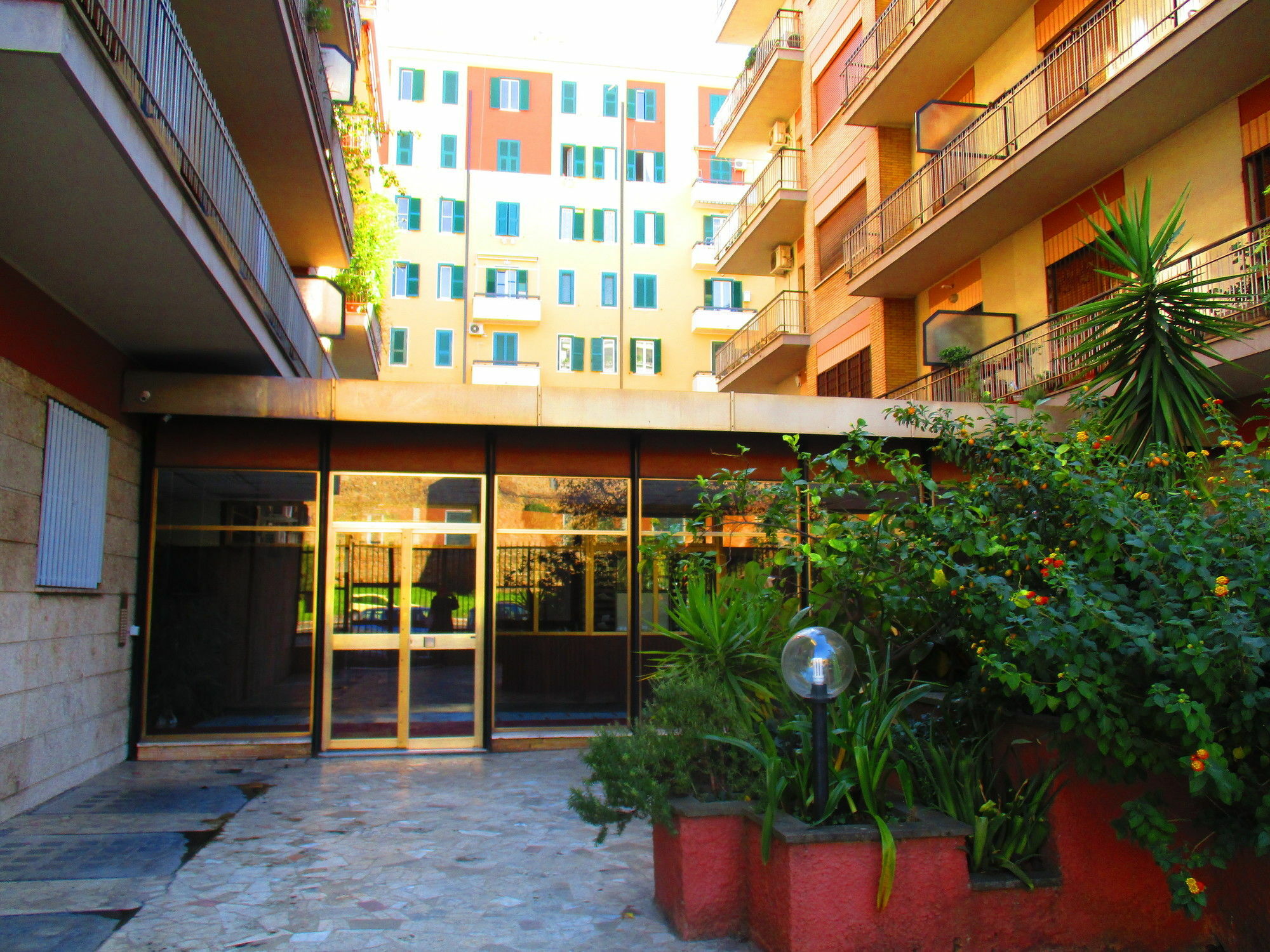 Maxim Rooms Řím Exteriér fotografie